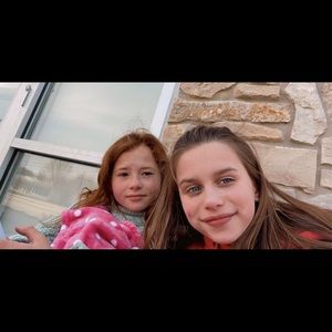 Meet your Posher, Addi